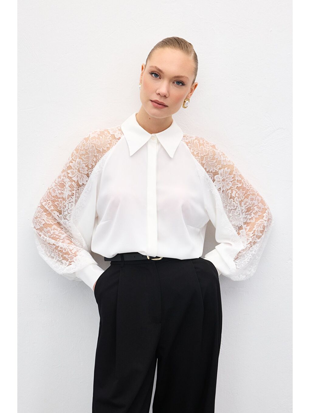 Kolları Dantel Detaylı Gömlek - Ekru-5