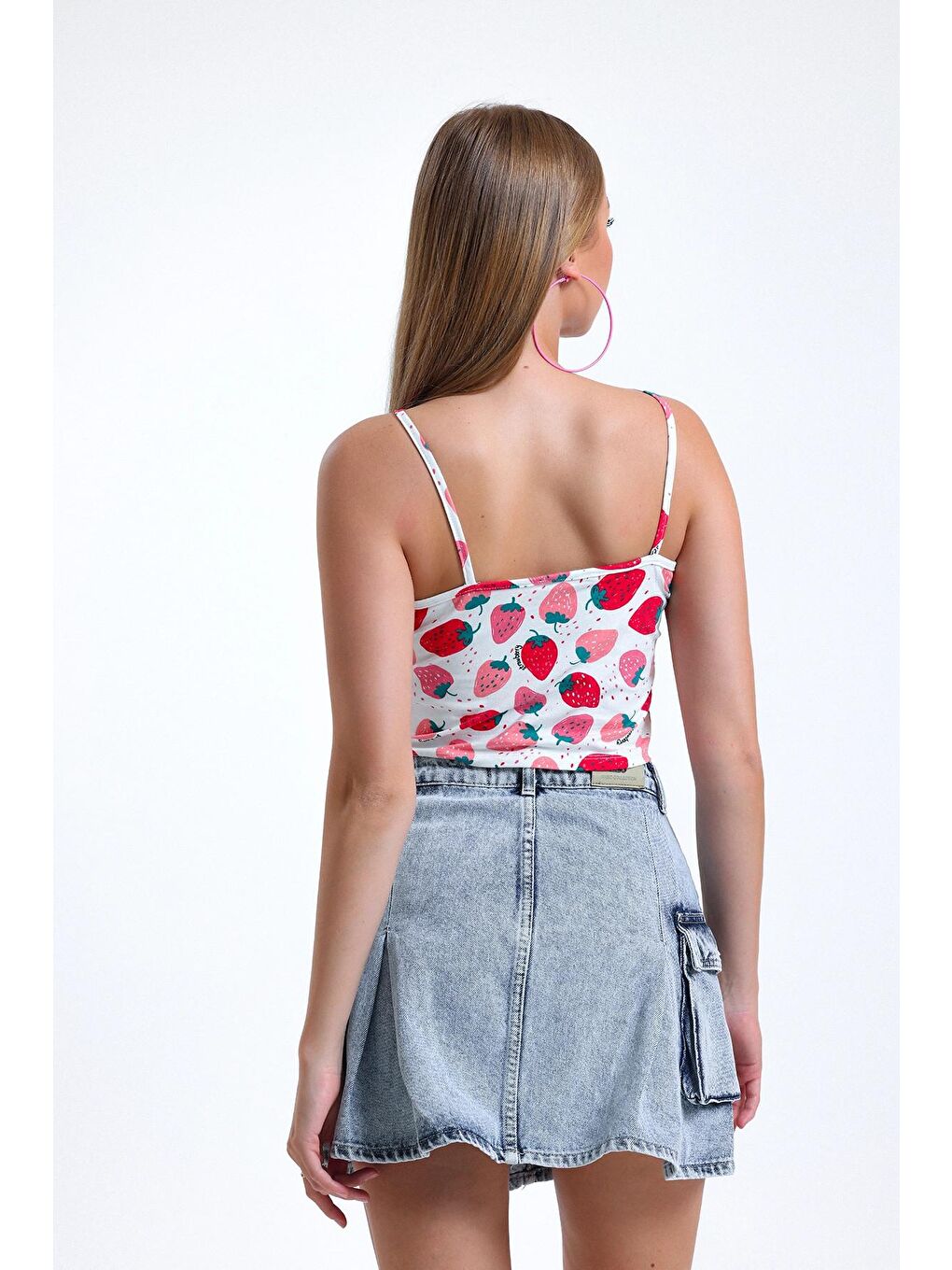 Beyaz Önü Çapraz İnce Askılı Desenli Normal Kalıp Elastanlı Crop Bluz IHR-U-2-4