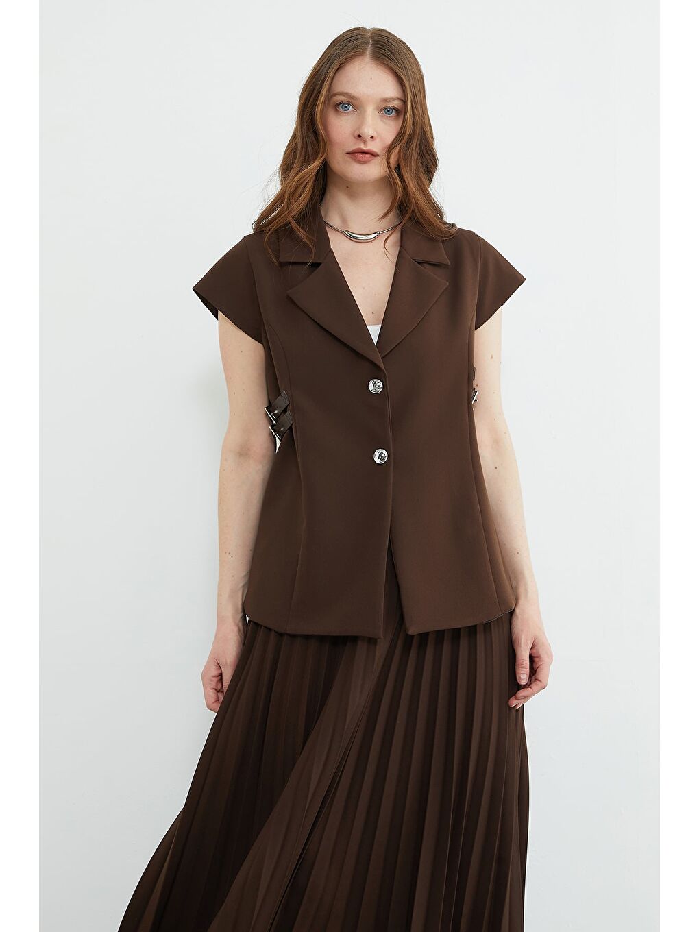 Kahverengi Kemer Detaylı Yelekli Etek 2 Li Takım-1