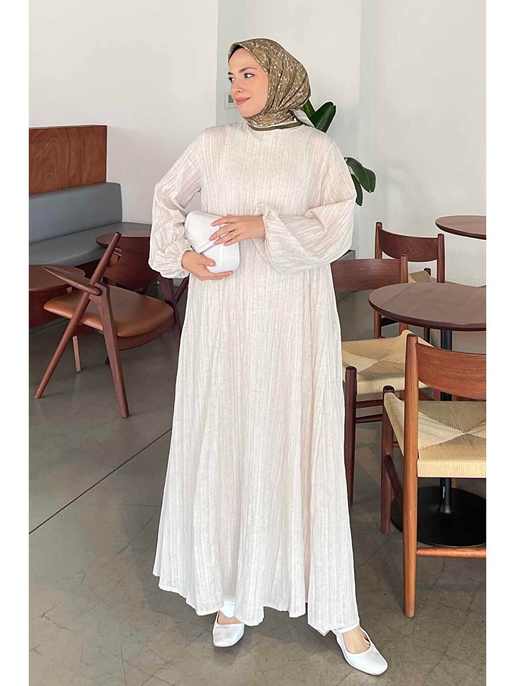 Uzun Gofre Tesettür Elbise Bej-1