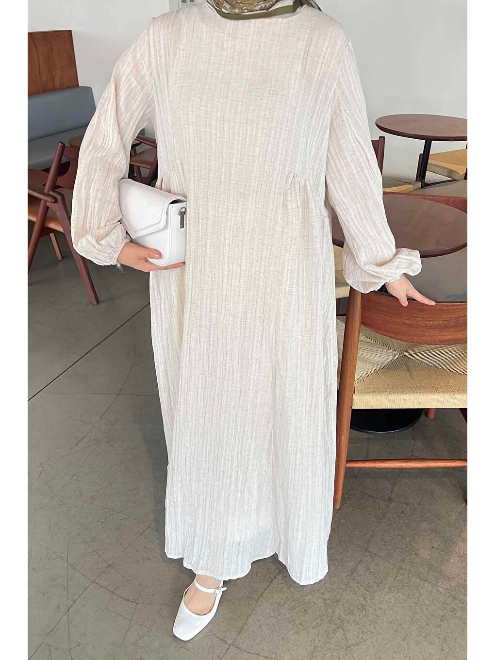 Uzun Gofre Tesettür Elbise Bej-3