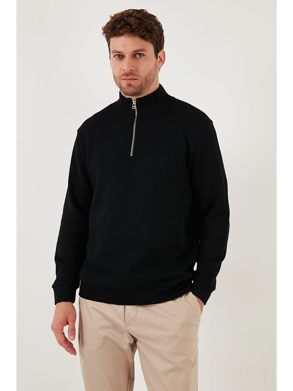 Siyah Pamuklu Relaxed Fit Yarım Fermuarlı Sıfır Yaka Örme Sweat 5901076-2
