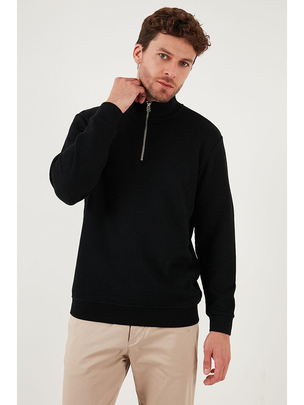 Siyah Pamuklu Relaxed Fit Yarım Fermuarlı Sıfır Yaka Örme Sweat 5901076-3