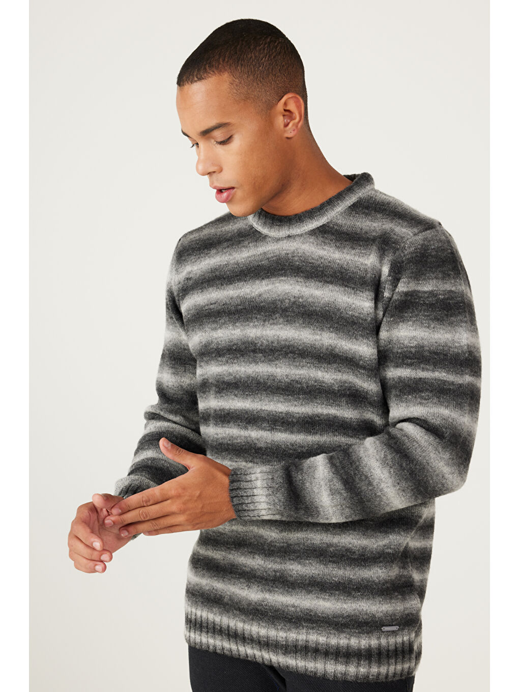 Erkek Antrasit-Gri Standart Fit Normal Kesim Bisiklet Yaka Triko Kazak-3