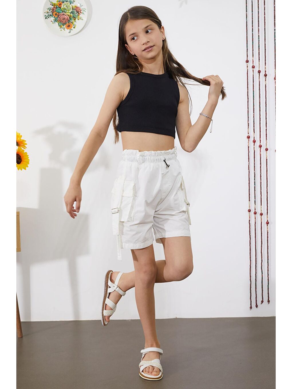Beyaz Kargo Cepli Beli Lastikli Kız Paraşüt Şort 18856