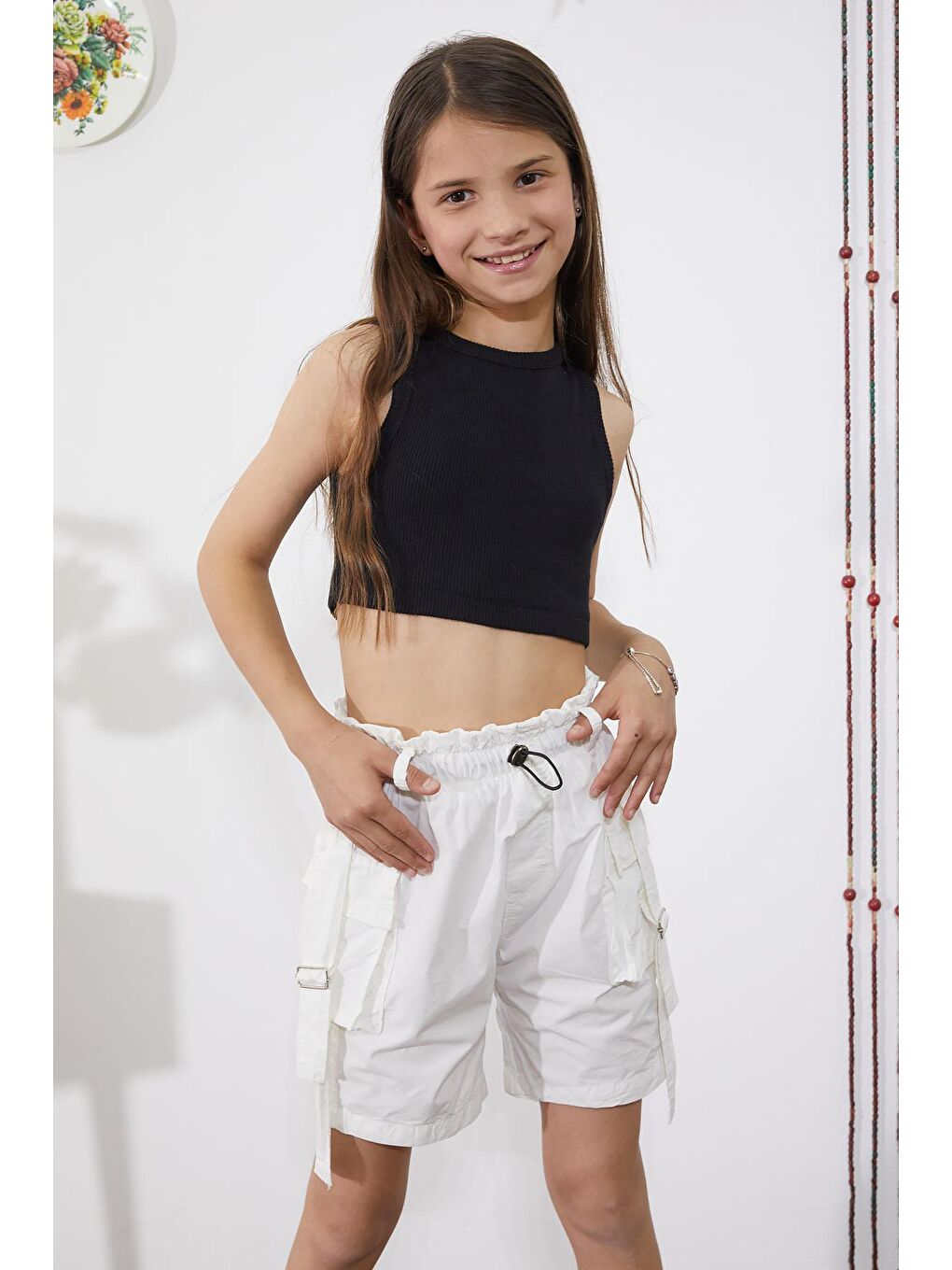Beyaz Kargo Cepli Beli Lastikli Kız Paraşüt Şort 18856-1