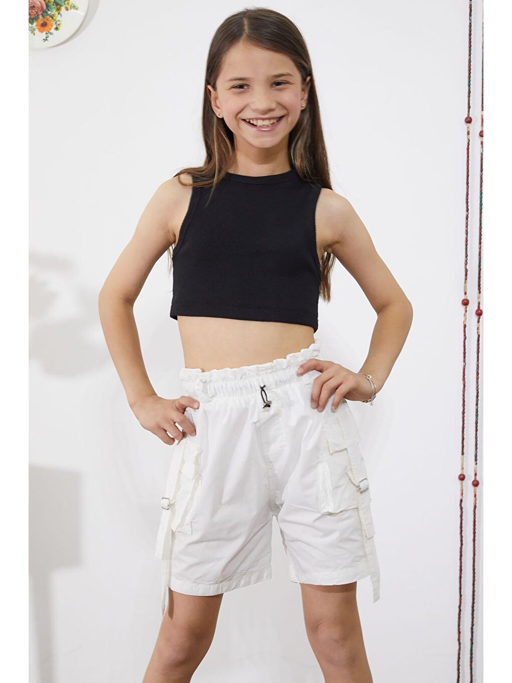 Beyaz Kargo Cepli Beli Lastikli Kız Paraşüt Şort 18856-3