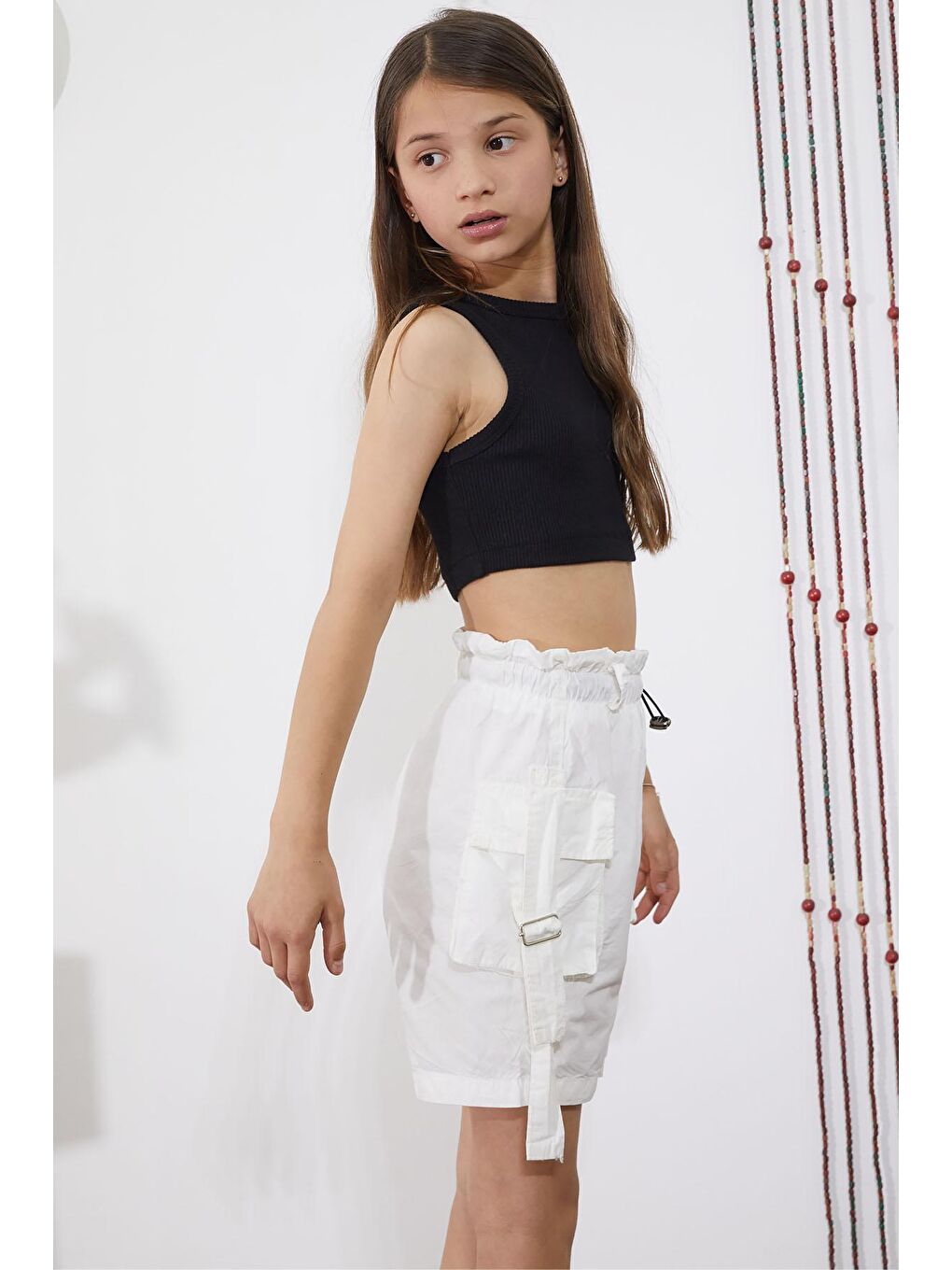 Beyaz Kargo Cepli Beli Lastikli Kız Paraşüt Şort 18856-4