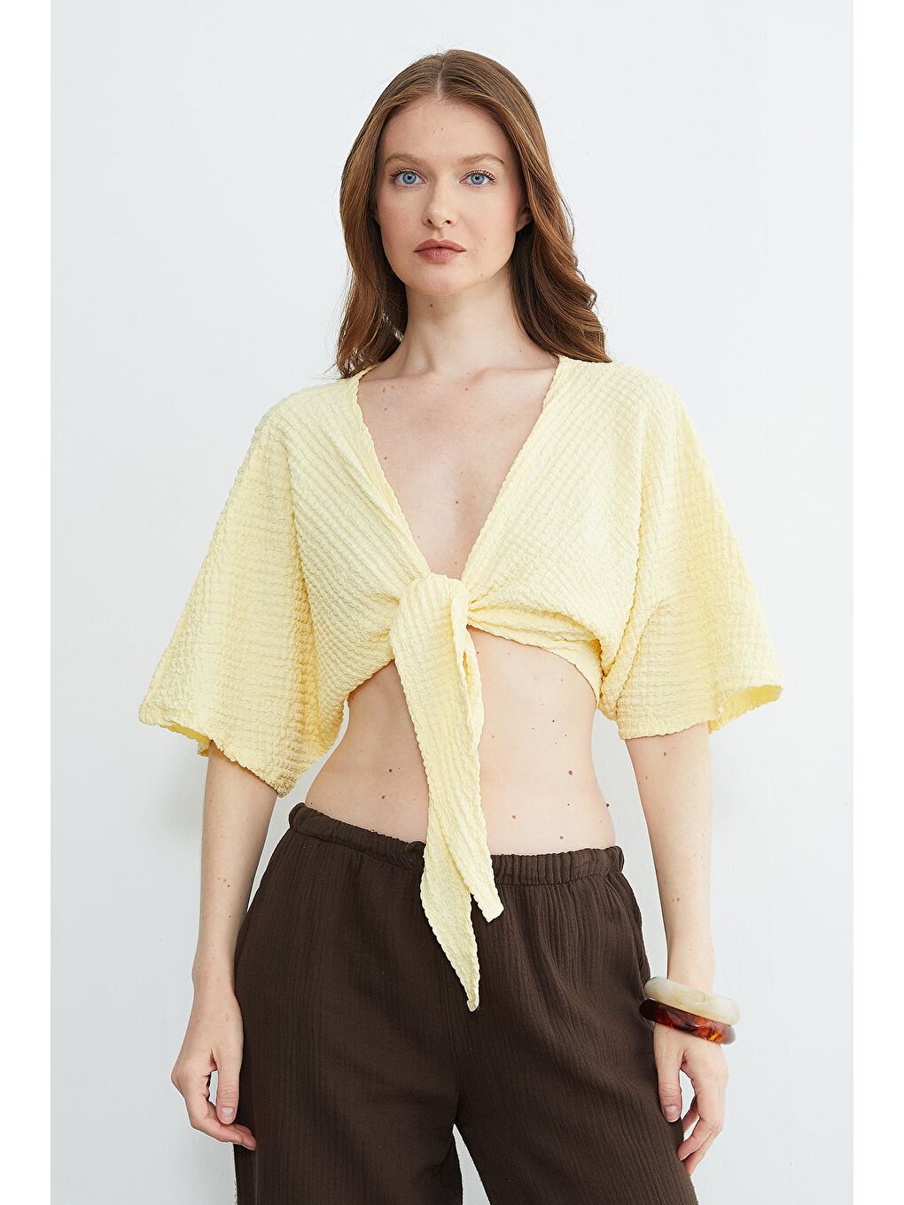 Sarı Önü Bağlamalı Bürümcük Kumaş Crop Bluz-1