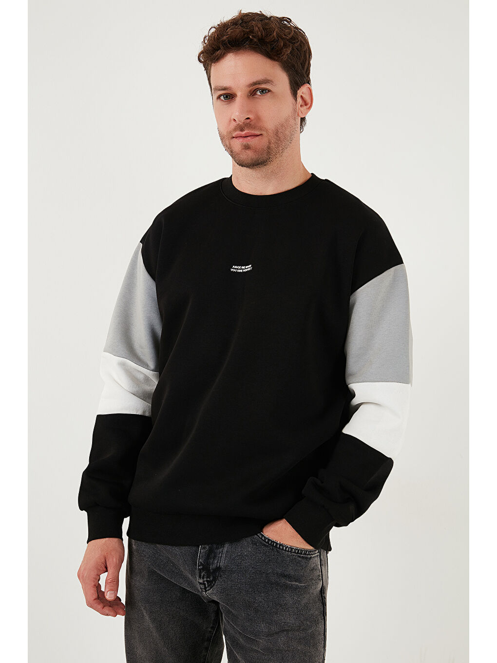 Siyah Pamuklu Relaxed Fit Bisiklet Yaka Şardonlu Renk Bloklu Sweat 5905298T-4