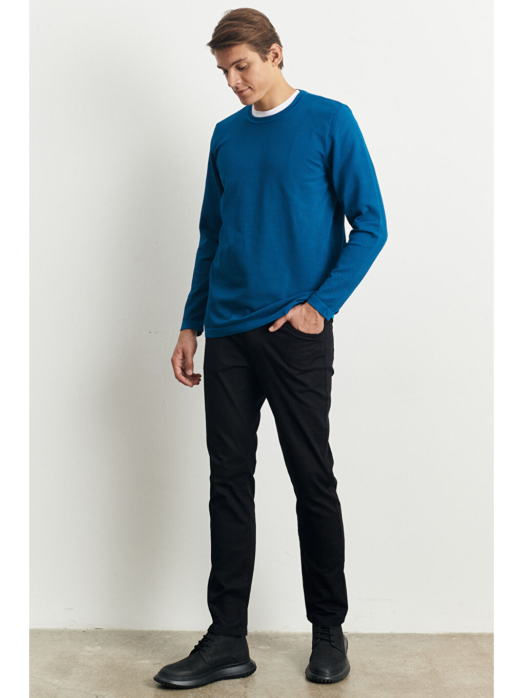 Erkek Petrol Standart Fit Normal Kesim Bisiklet Yaka Dokulu Yumuşak Kazak-1