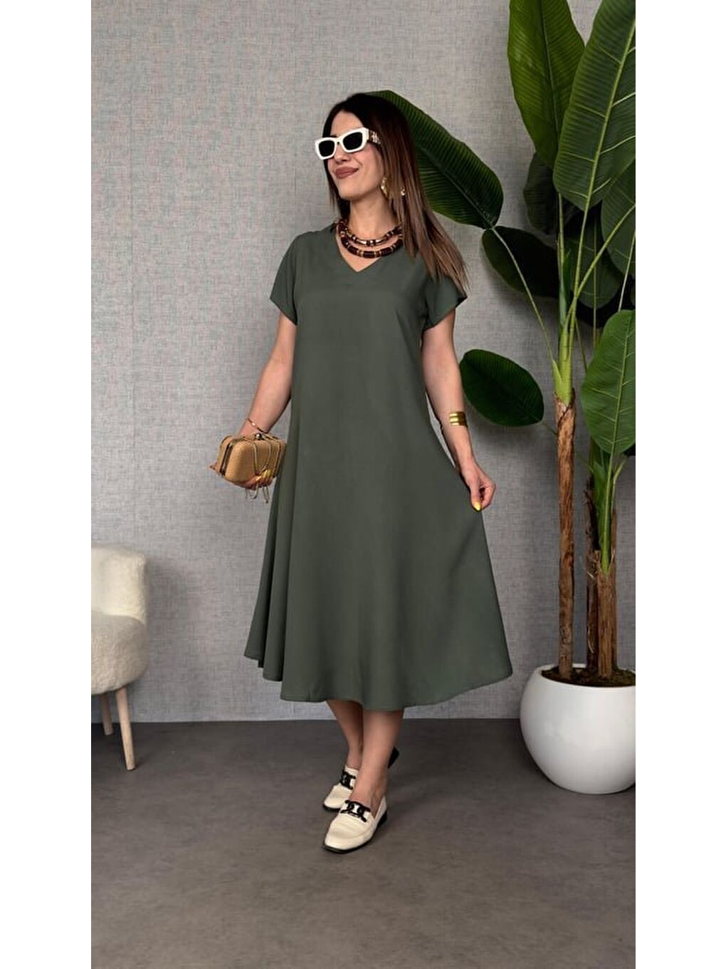 Haki Kadın Kısa Kollu V Yaka Salaş Maxi Boy Elbise-1