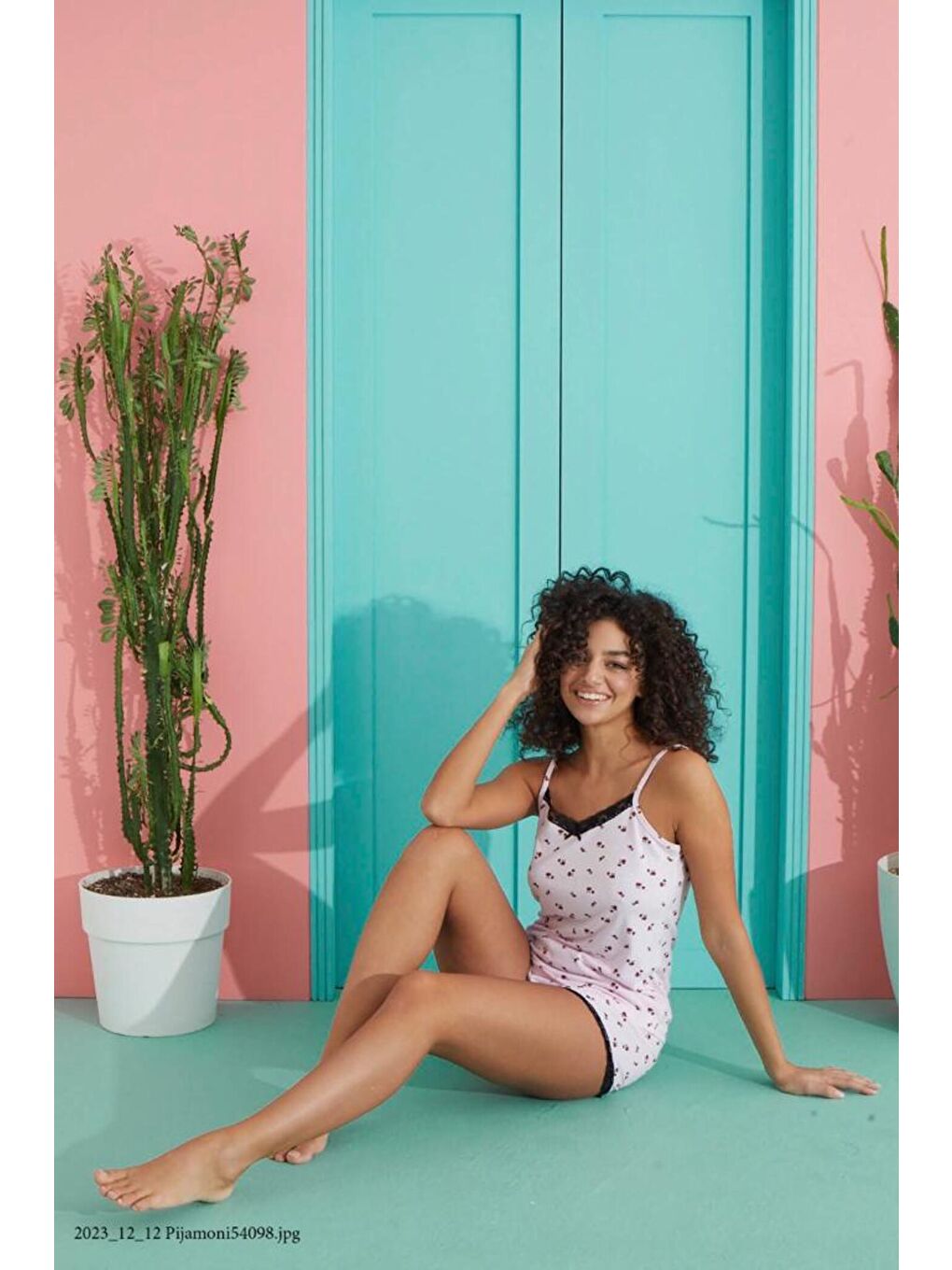 Kadın Pembe Güllü İp Askılı Şortlu Pijama Takımı-2