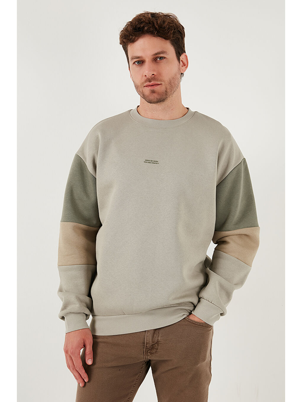 Bej Pamuklu Relaxed Fit Bisiklet Yaka Şardonlu Renk Bloklu Sweat 5905298T-3