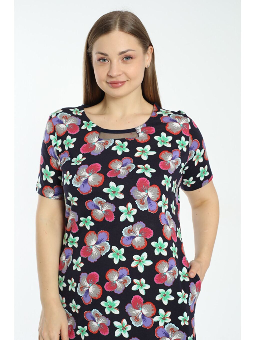 Siyah Kadın Çiçek Desenli Tül Detaylı Cepli Büyük Beden Kısa Kollu Elbise-2