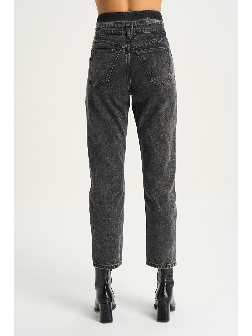 Kadın Antrasit Yüksek Bel Kemer Detaylı Mom Jean Pantolon C 4525-121-3