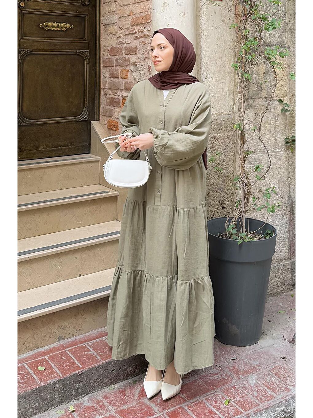 Ön Yarım Düğme Detaylı Müslin Kumaş Tesettür Elbise Yağ Yeşili