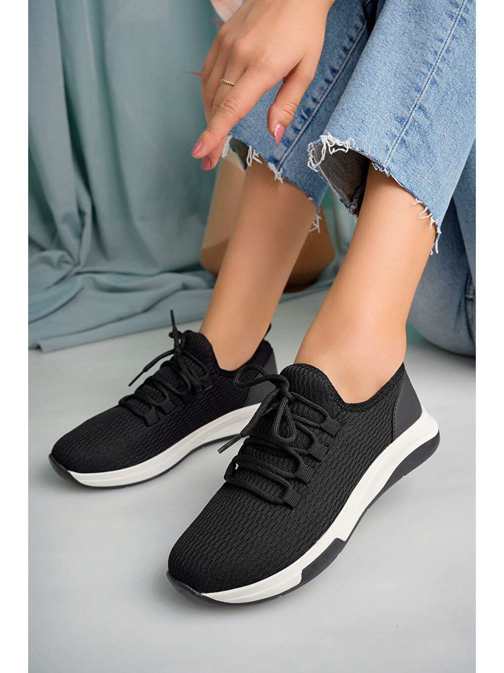 Siyah Kadın Fileli Günlük Ayakkabı-1