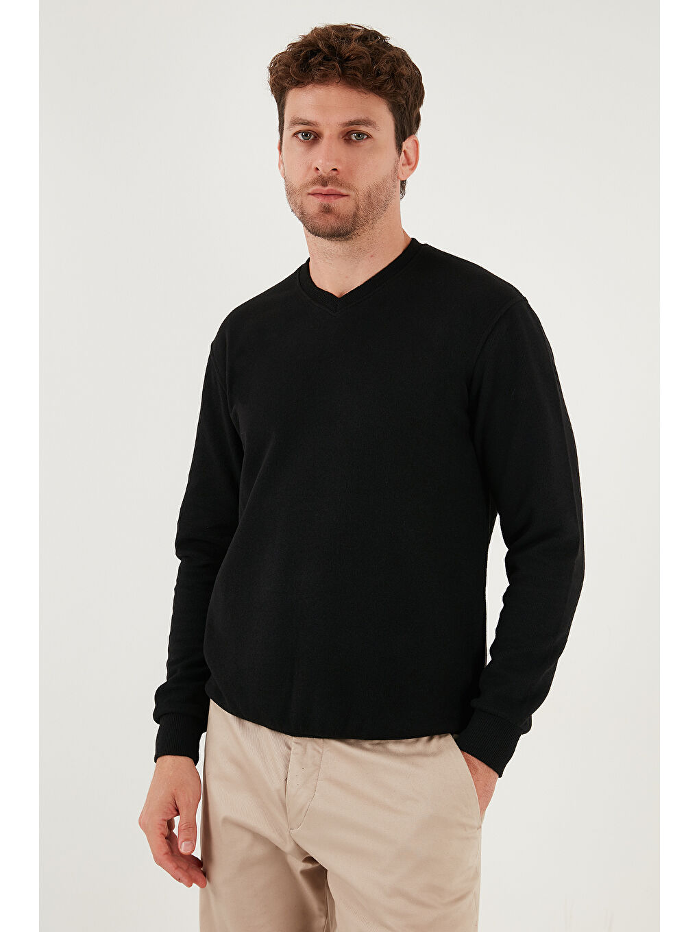 Siyah Pamuklu Regular Fit V Yaka Büyük Beden Kazak 456202-3