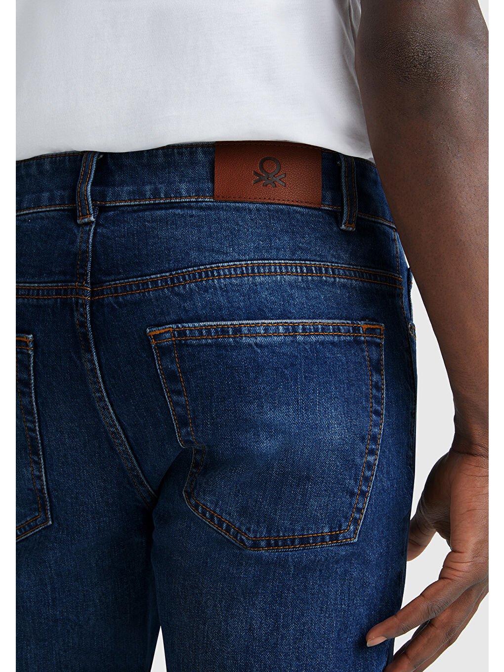 Erkek Koyu Mavi Pamuk Karışımlı Arkası Logo Etiketli Cepli Slim Fit Denim Pantolon-5