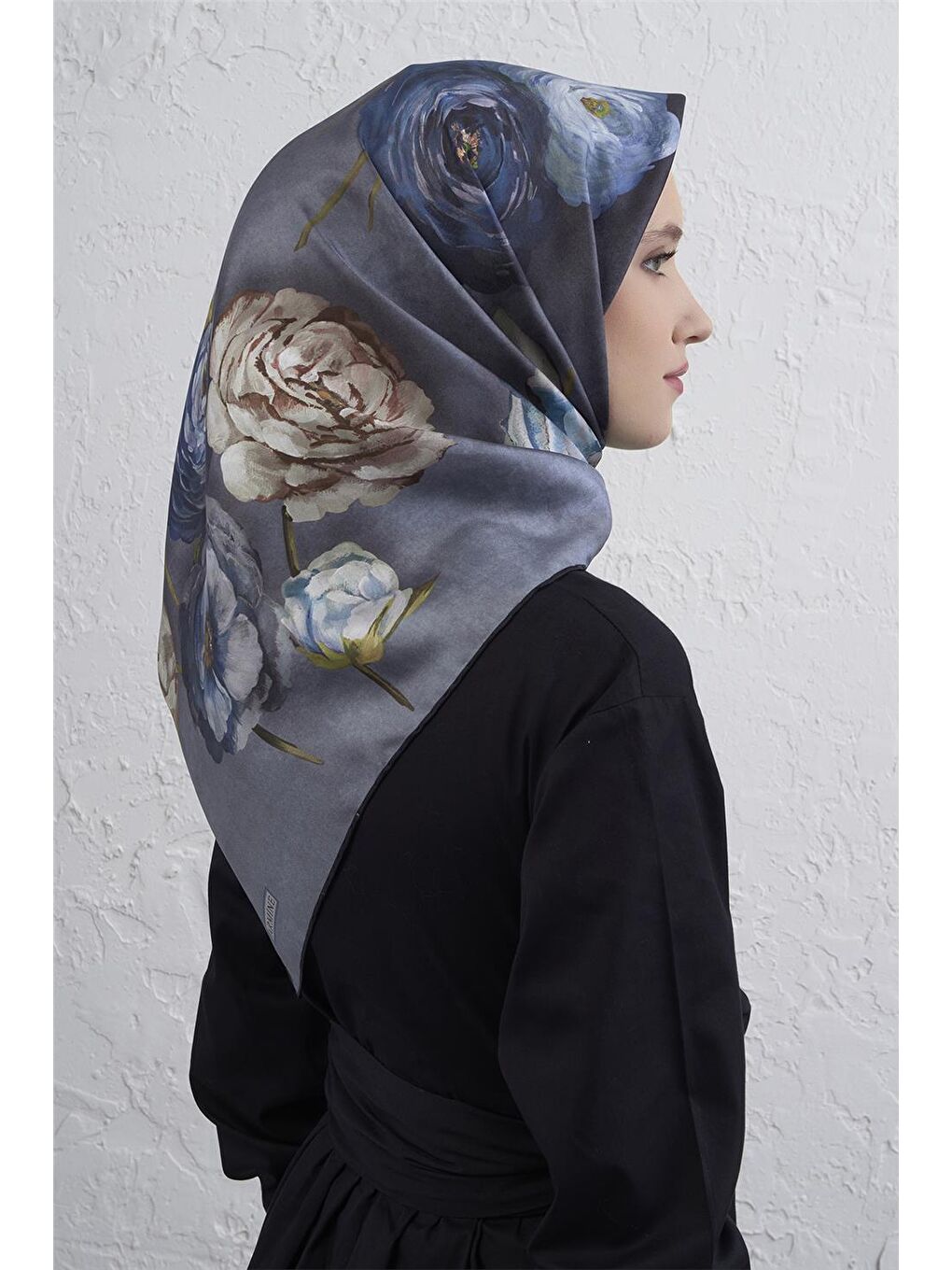 Karışık Çiçek Desenli Saf İpek Twill Eşarp 9419D 36-2