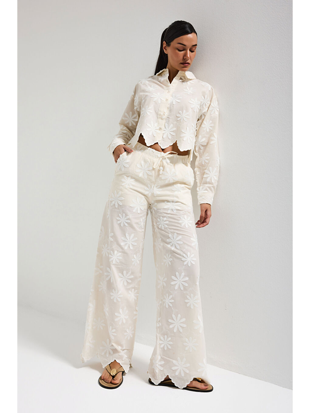 Bej Kadın Taş Renk Palazzo Fit Papatya Desenli Özel Tasarım Pantolon-1