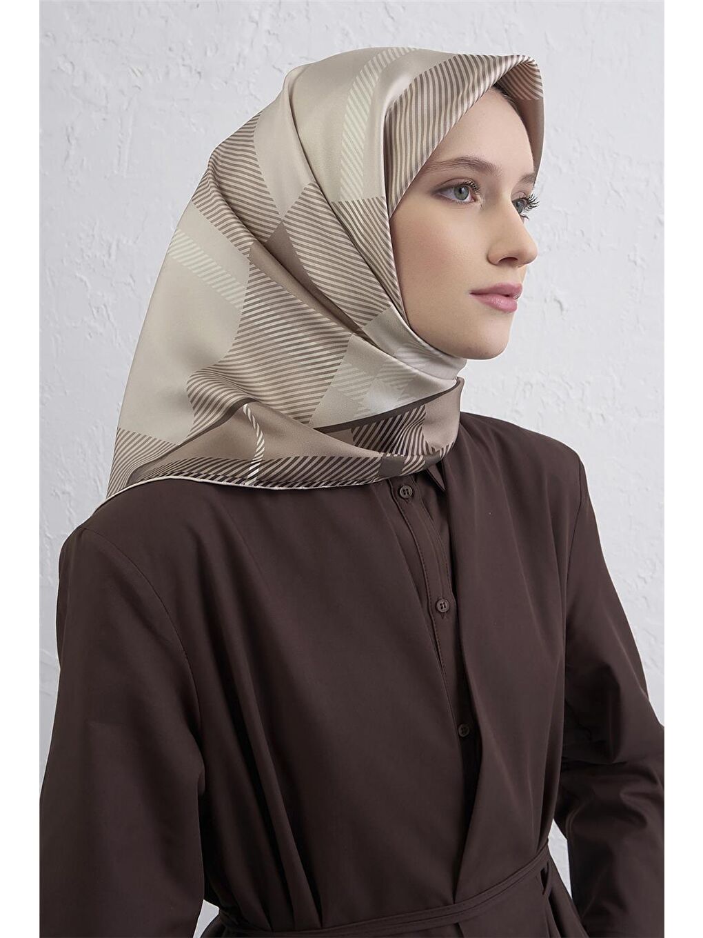 Bej Geometrik Desenli Saf İpek Twill Eşarp 9418D 36-1