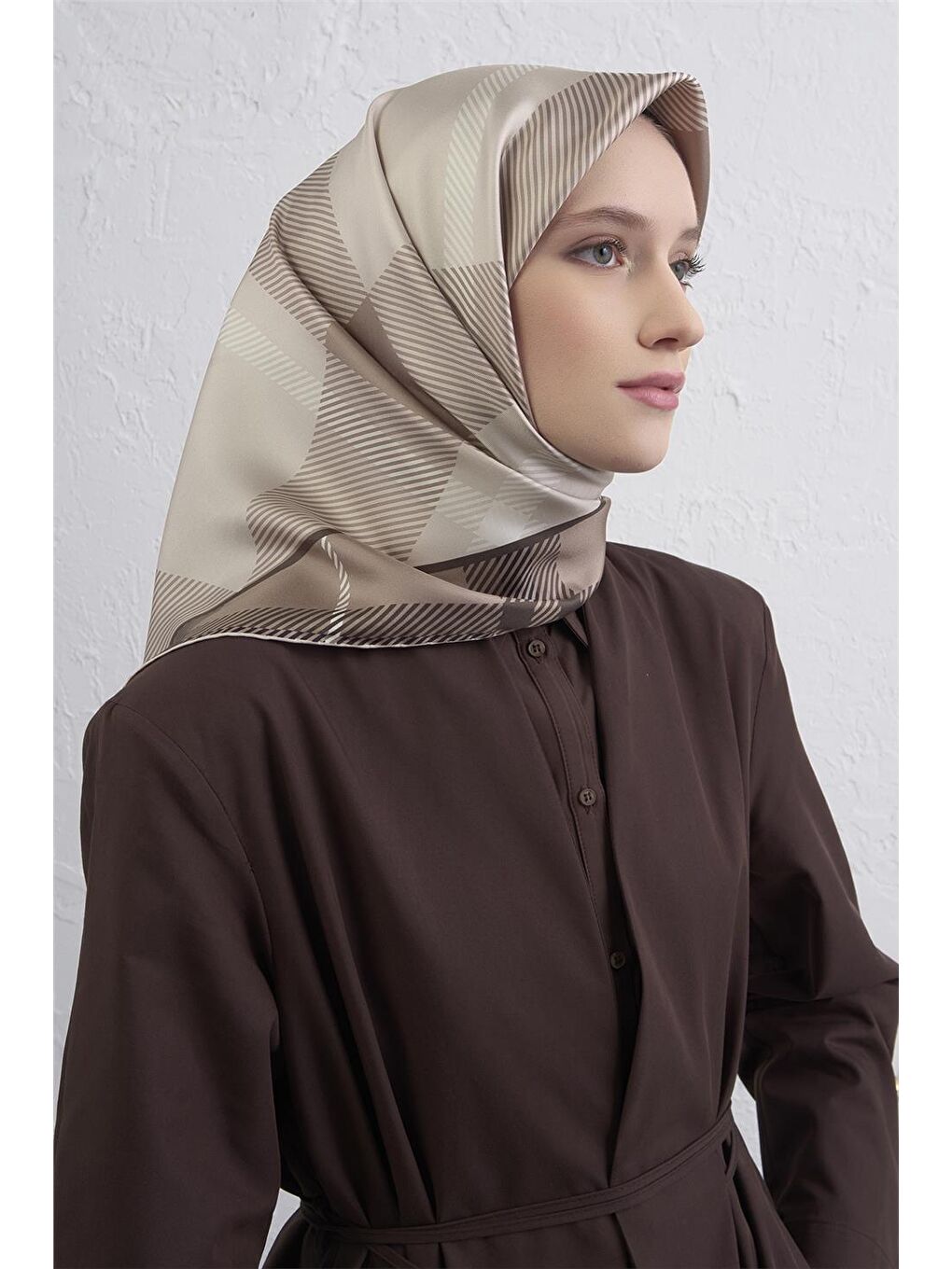 Bej Geometrik Desenli Saf İpek Twill Eşarp 9418D 36-2