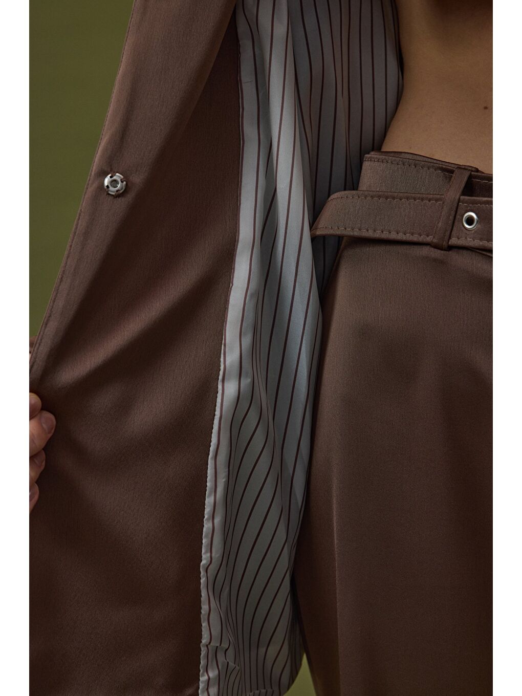 Kahverengi Lisa Kemerli Saten Ceket - Kahve-4