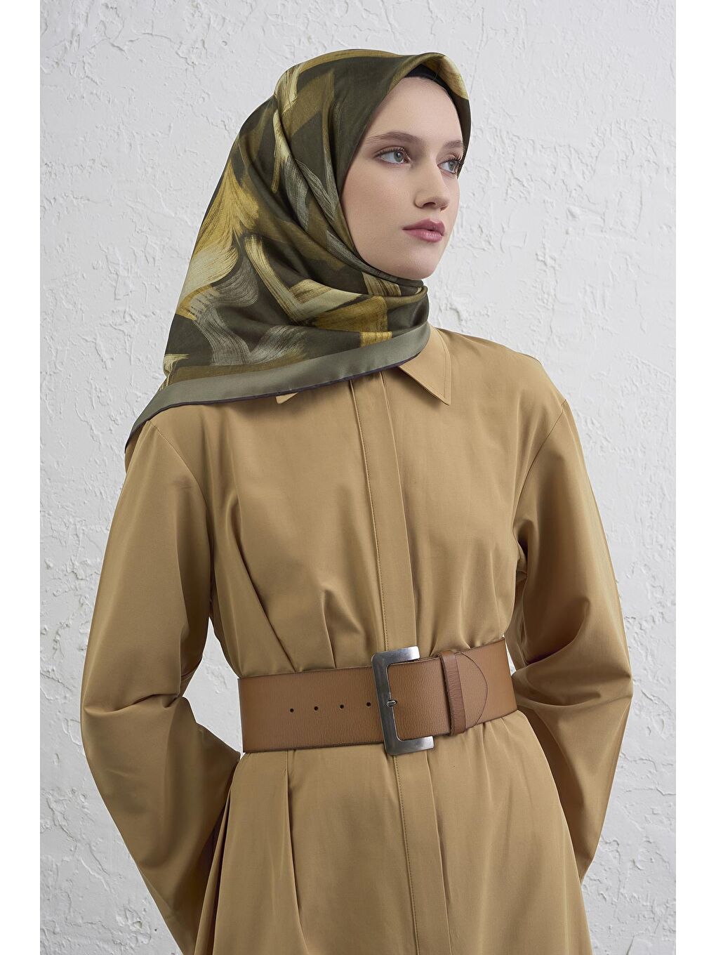 Karışık Geometrik Desenli Saf İpek Twill Eşarp 9413D 04