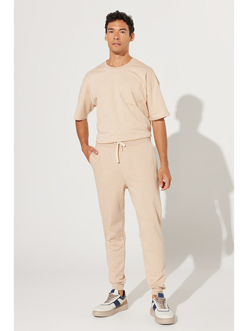 Kahverengi Erkek Sütlü Kahve Standart Fit Normal Kesim %100 Pamuk Cepli Rahat Eşofman Altı-1