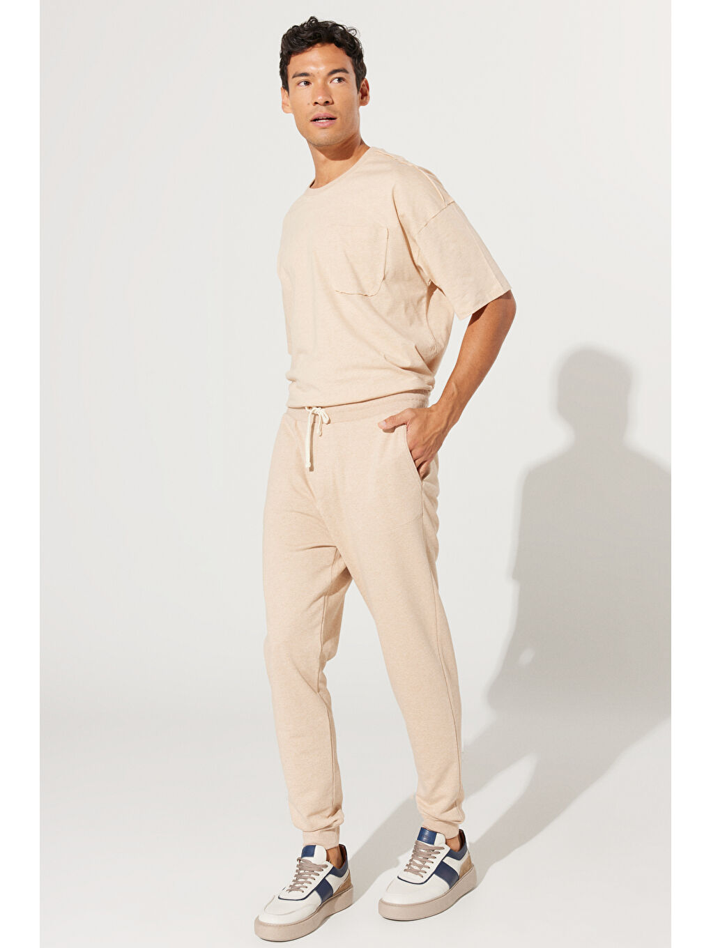 Kahverengi Erkek Sütlü Kahve Standart Fit Normal Kesim %100 Pamuk Cepli Rahat Eşofman Altı-3