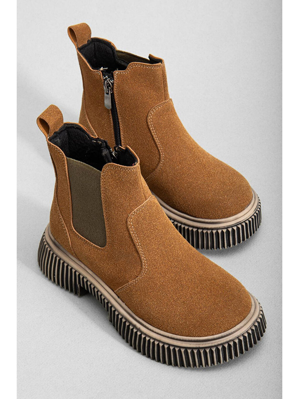 Kahverengi Çocuk Unisex Taba Süet Kalın Tırtıklı Termo Taban Fermuarlı Lastikli Chelsea Bot-2