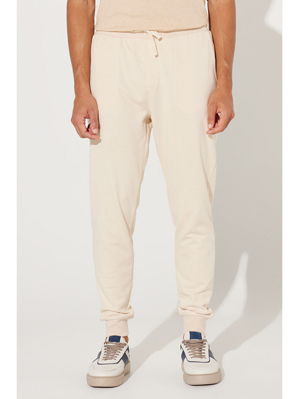 Erkek Bej Standart Fit Normal Kesim %100 Pamuk Cepli Rahat Eşofman Altı