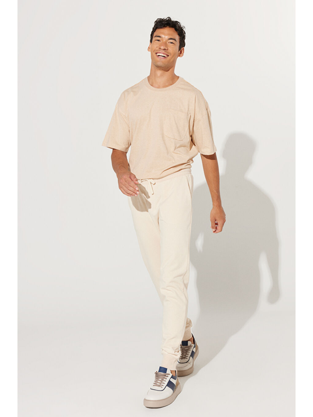 Erkek Bej Standart Fit Normal Kesim %100 Pamuk Cepli Rahat Eşofman Altı-1