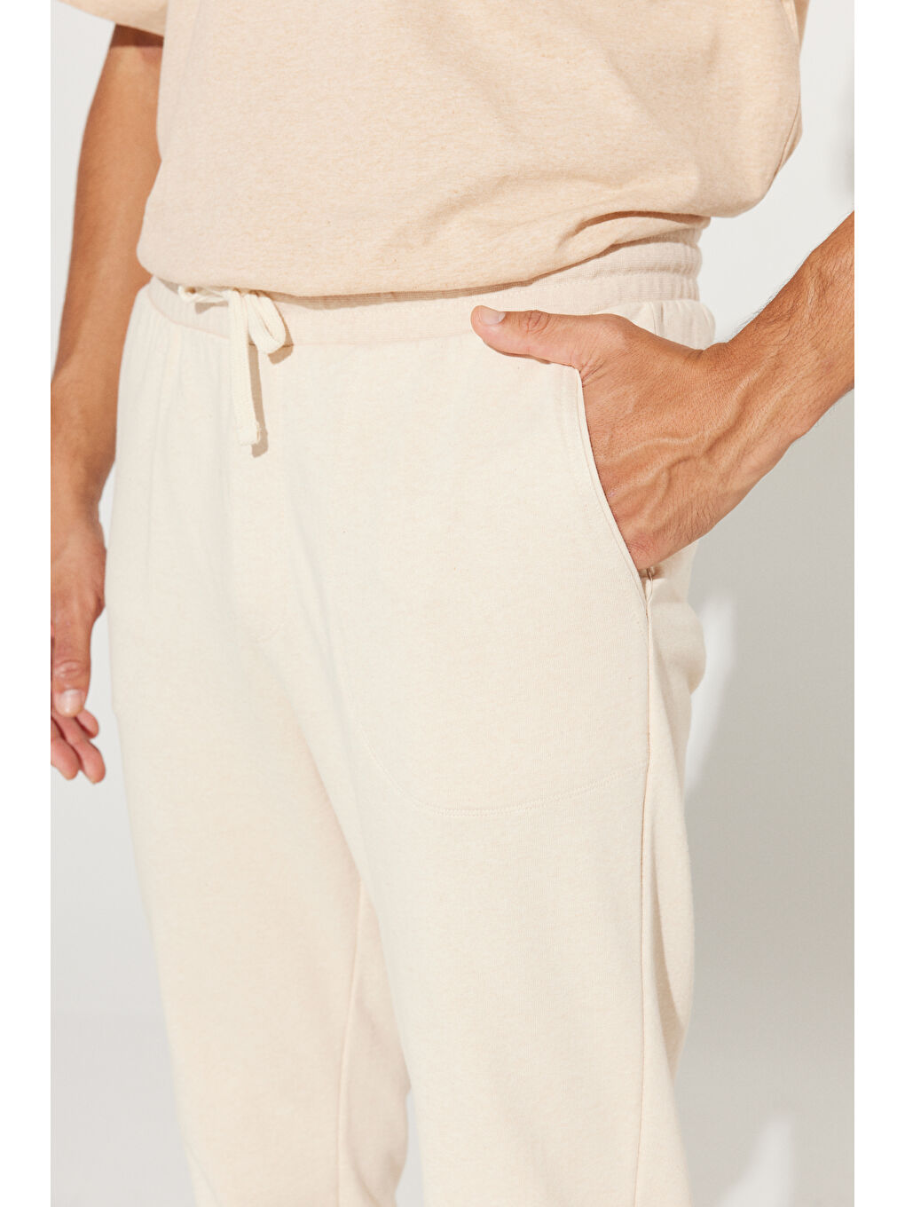 Erkek Bej Standart Fit Normal Kesim %100 Pamuk Cepli Rahat Eşofman Altı-2