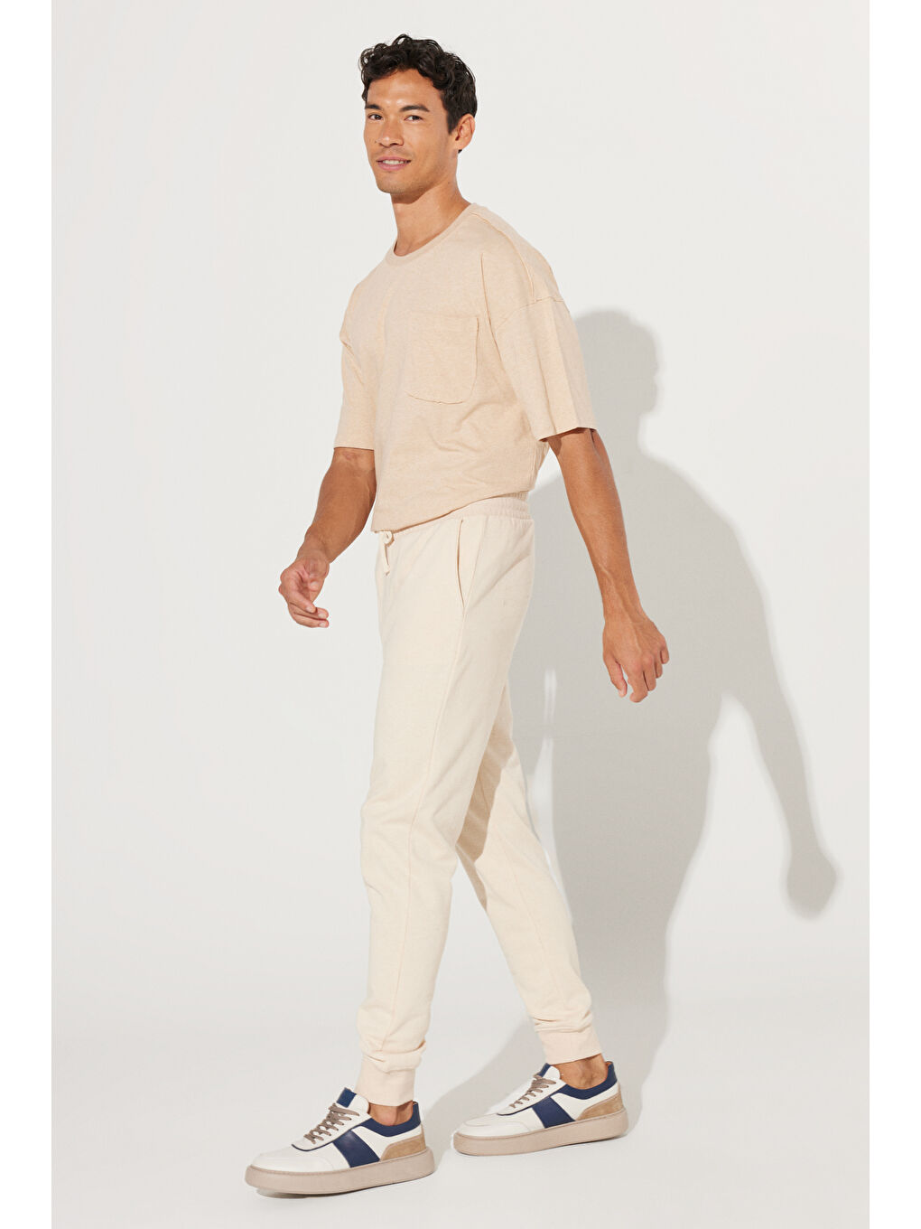 Erkek Bej Standart Fit Normal Kesim %100 Pamuk Cepli Rahat Eşofman Altı-3