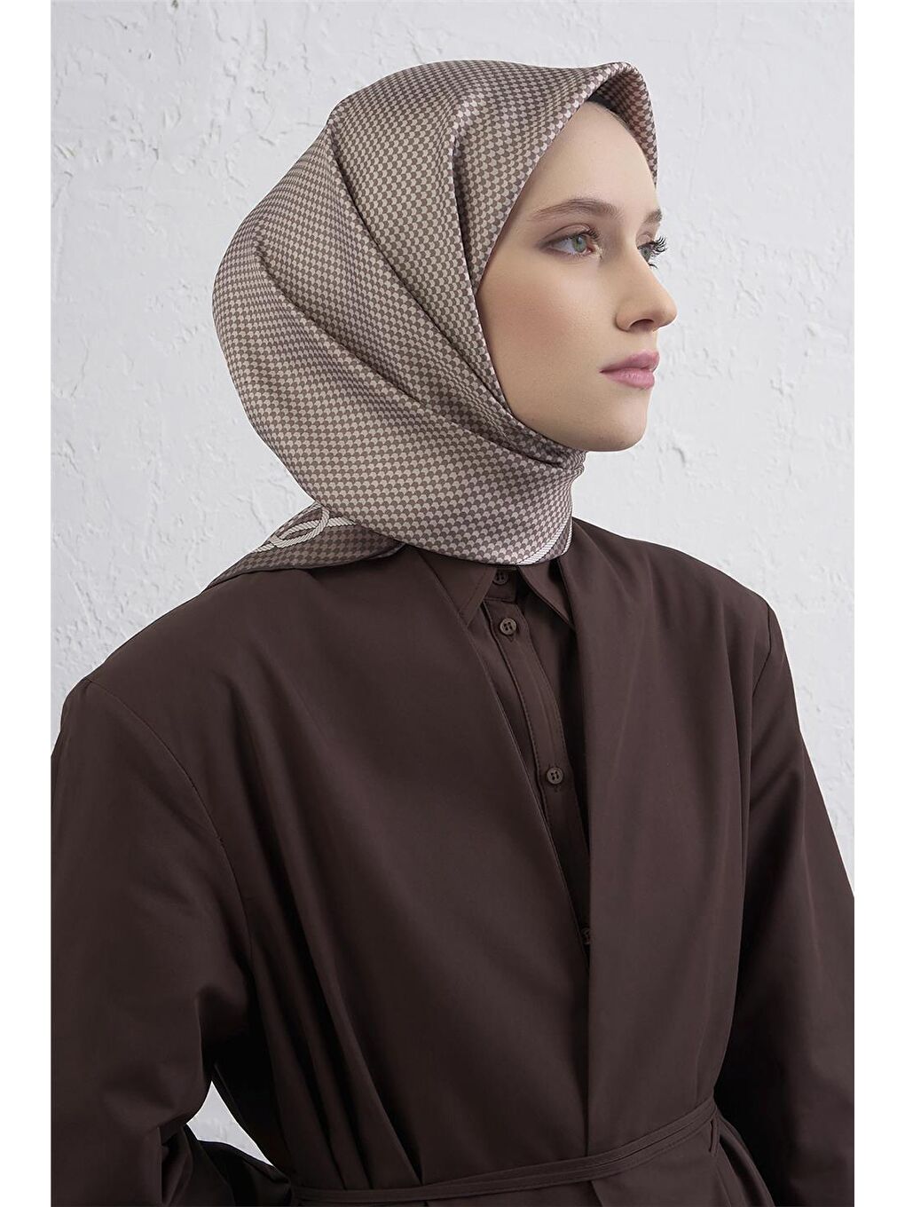 Kahverengi Klasik Desenli Saf İpek Twill Eşarp 9404D 05