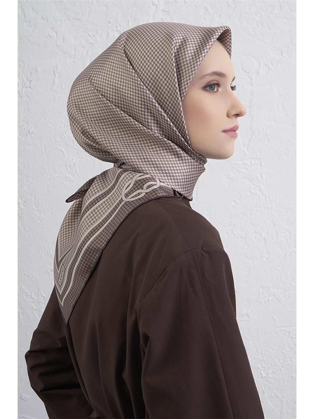 Kahverengi Klasik Desenli Saf İpek Twill Eşarp 9404D 05-2