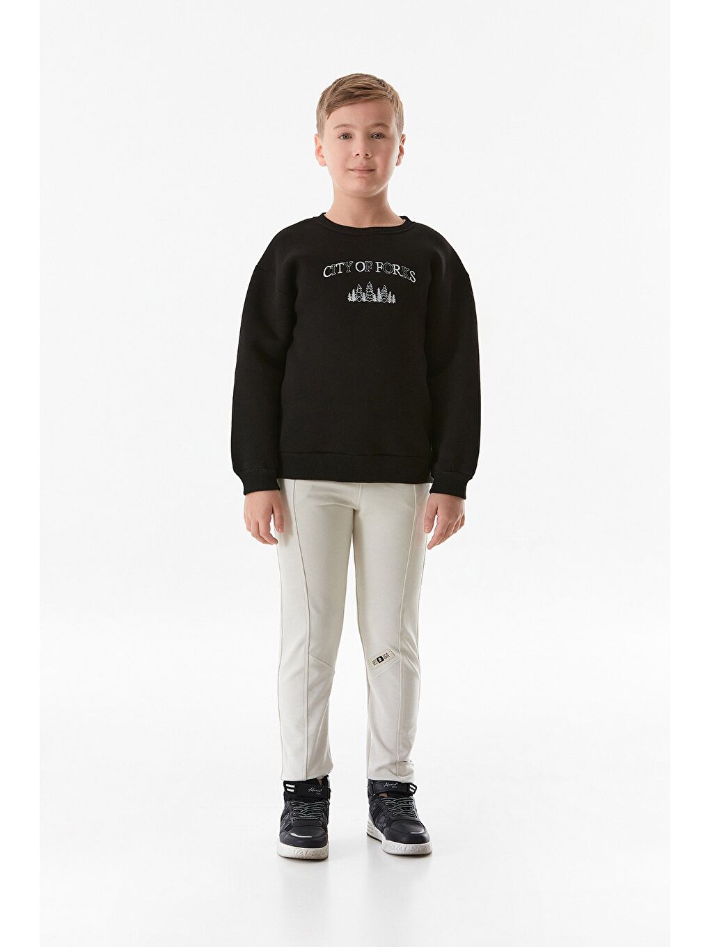 Fullamoda Siyah 3 İplik City Of Forks Yazı Nakışlı Unisex Çocuk Sweatshirt - 1