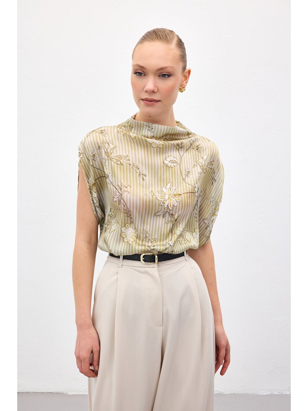 Kısa Kollu Desenli Bluz - Haki-2