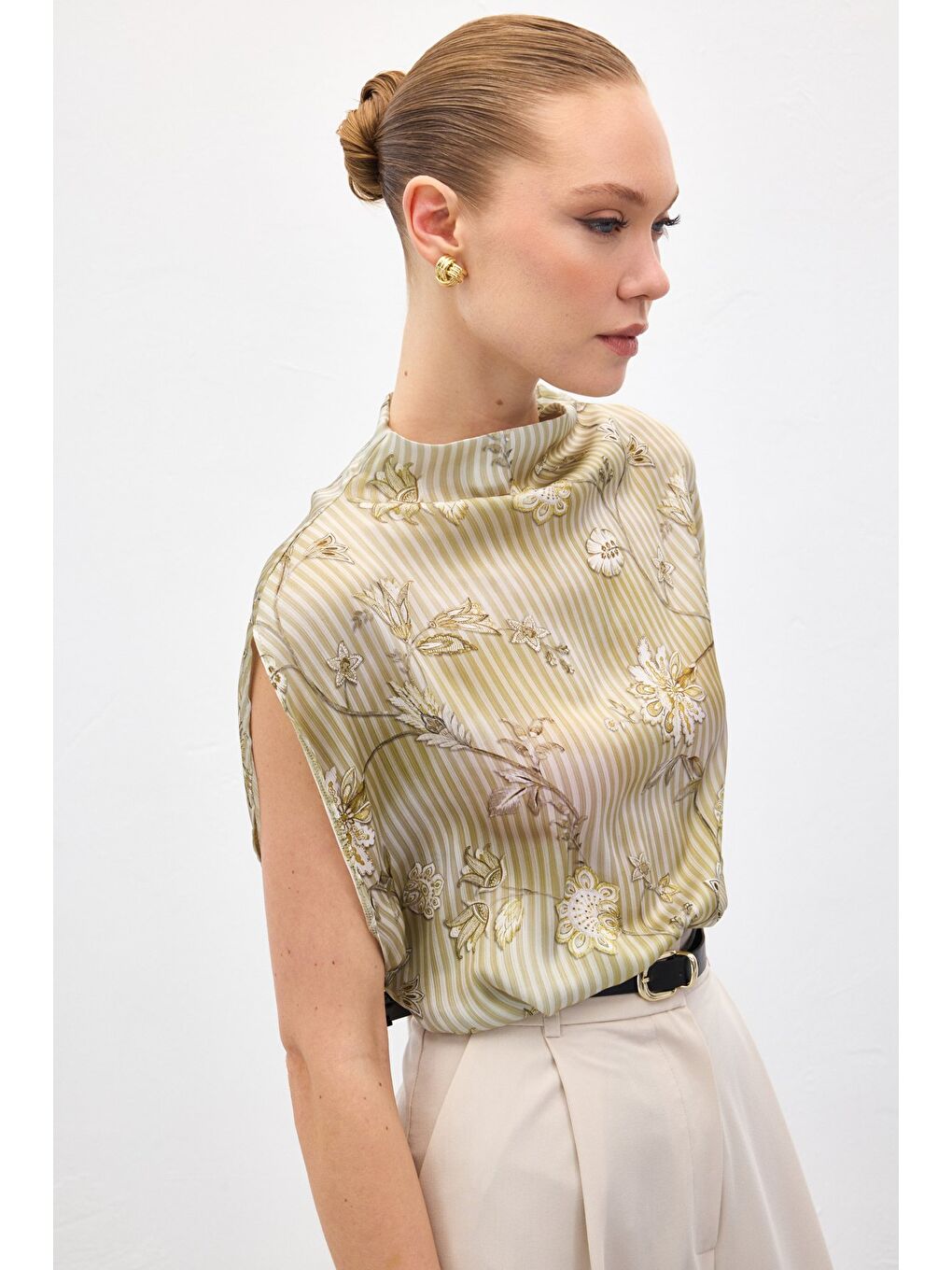 Kısa Kollu Desenli Bluz - Haki-3