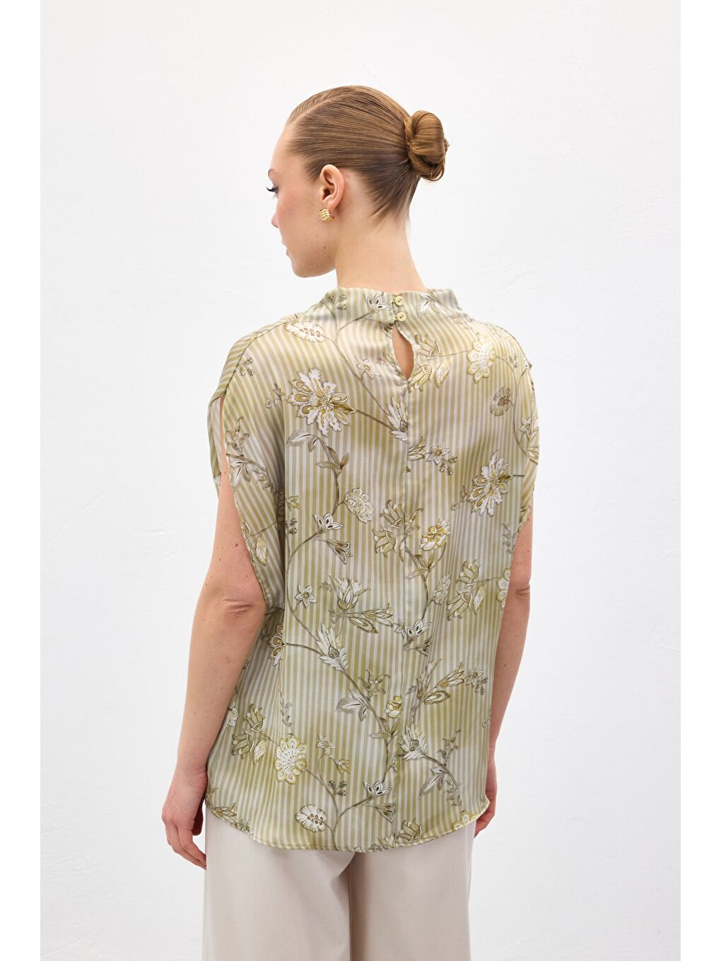 Kısa Kollu Desenli Bluz - Haki-7