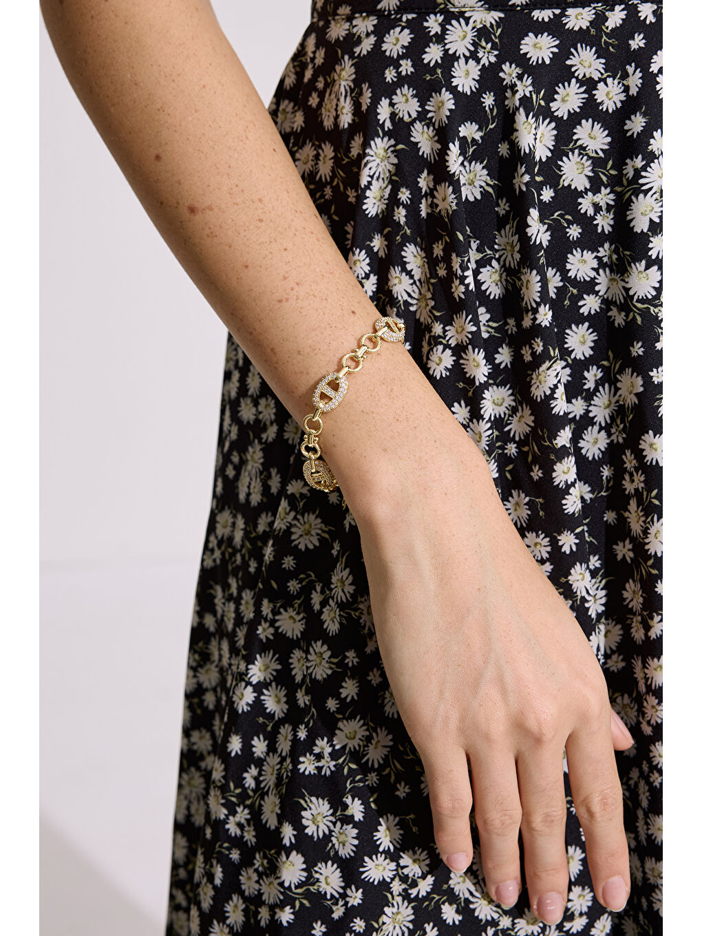 Beyaz Brıllıa Zirkon Taşlı Tsarım Zincir Bileklik Standart-1