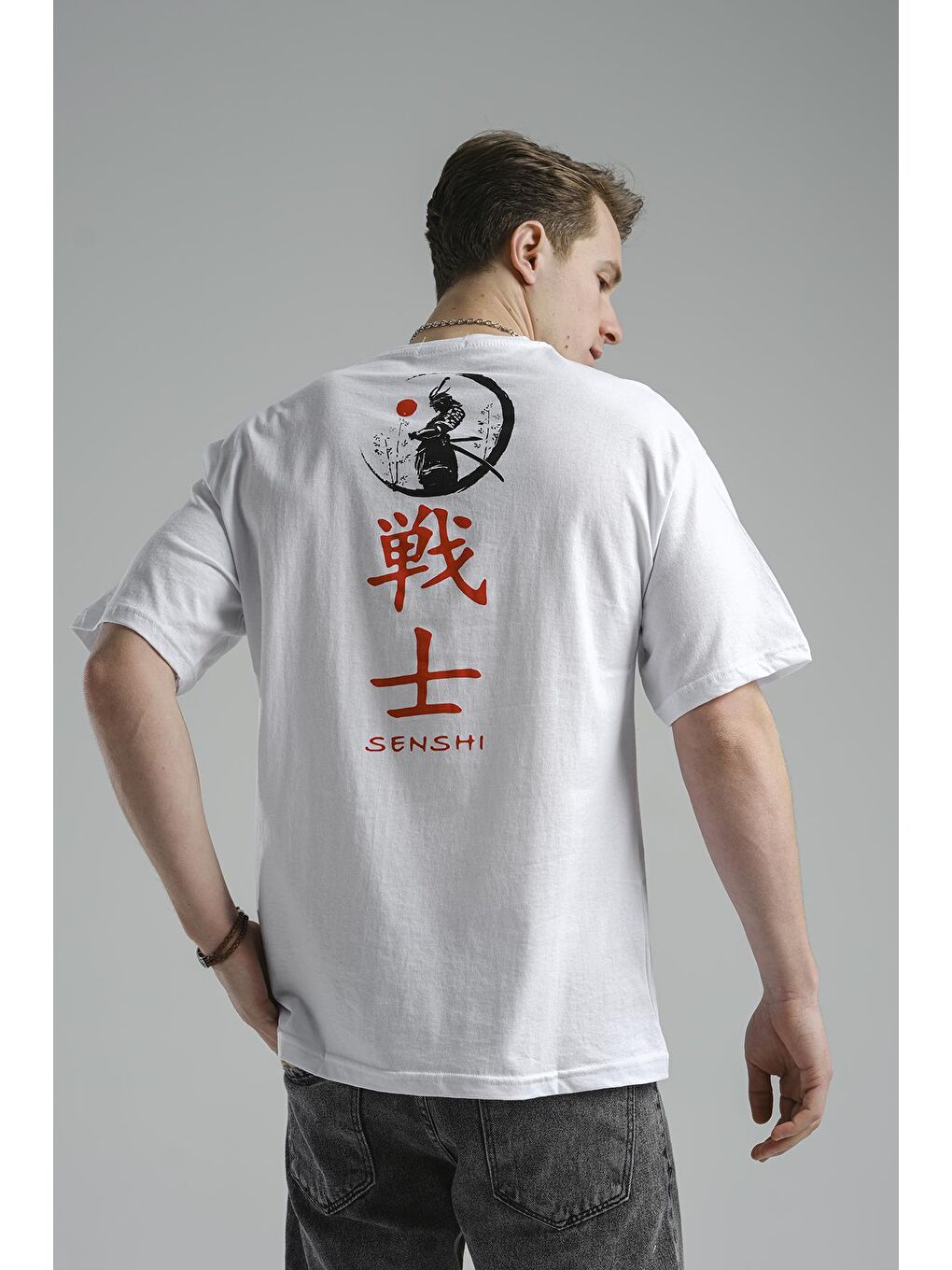 Beyaz Senshi Önü ve Arkası Baskılı Erkek  Tshirt