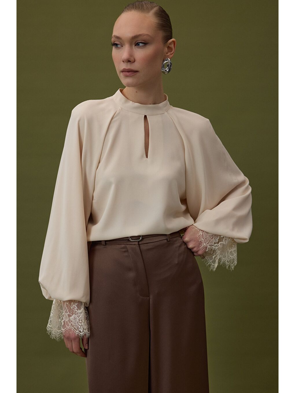 Dantel Detaylı Uzun Kollu Bluz - Bej-2