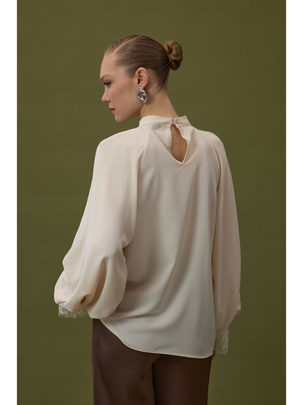 Dantel Detaylı Uzun Kollu Bluz - Bej-6