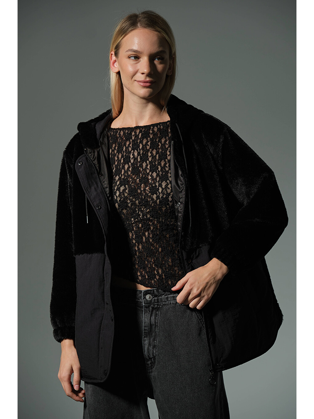Siyah Panelli, Premium Pelüş Fermuar ve Çıtçıtlı Kapüşonlu Kadın Mont  @Sofya-7