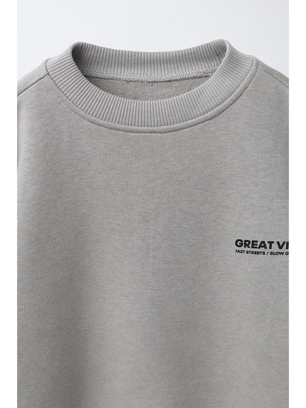 Unisex Çocuk Pamuklu Gri Minimal Baskılı Eşofman Takımı – Rahat Kesim-2