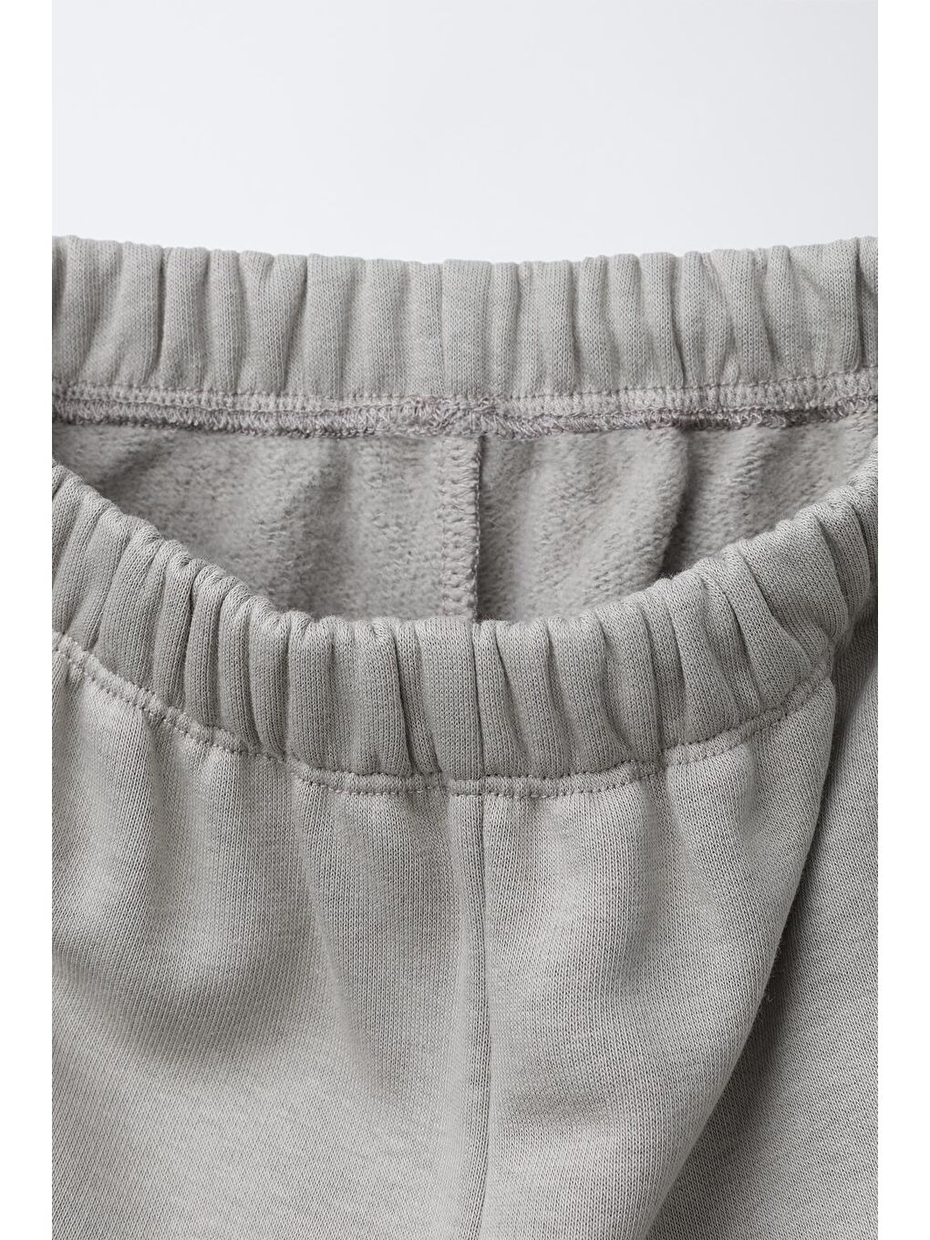 Unisex Çocuk Pamuklu Gri Minimal Baskılı Eşofman Takımı – Rahat Kesim-3